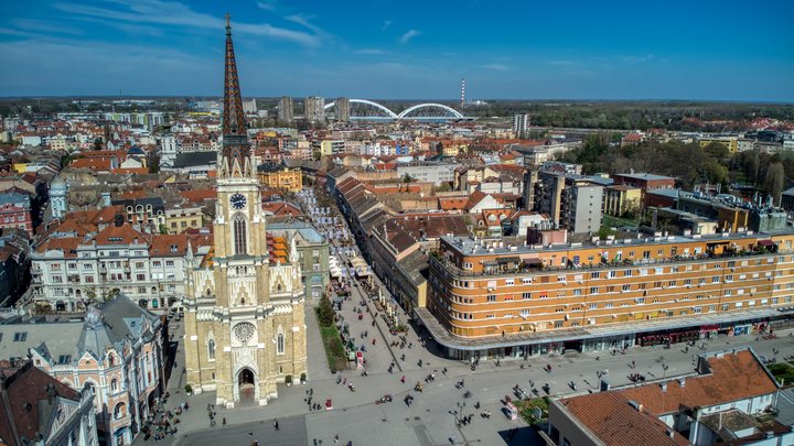 Pravoslavna crkva Svete Trojice u Banjoj Luci sa prepoznatljivom vizantijskom kupolom i zvonikom